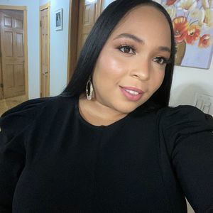 Meet your Posher, Alicia